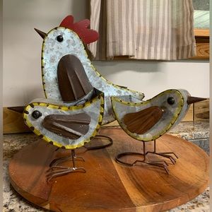 MOTHER HEN AND TWO CHICKS CONTAINERS